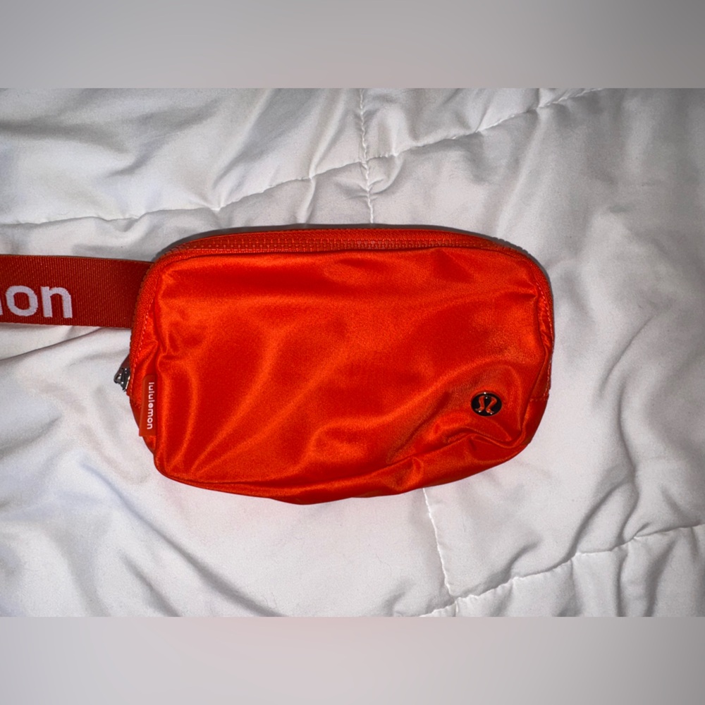 Lululemon Everywhere Belt Bag in Solar Orange